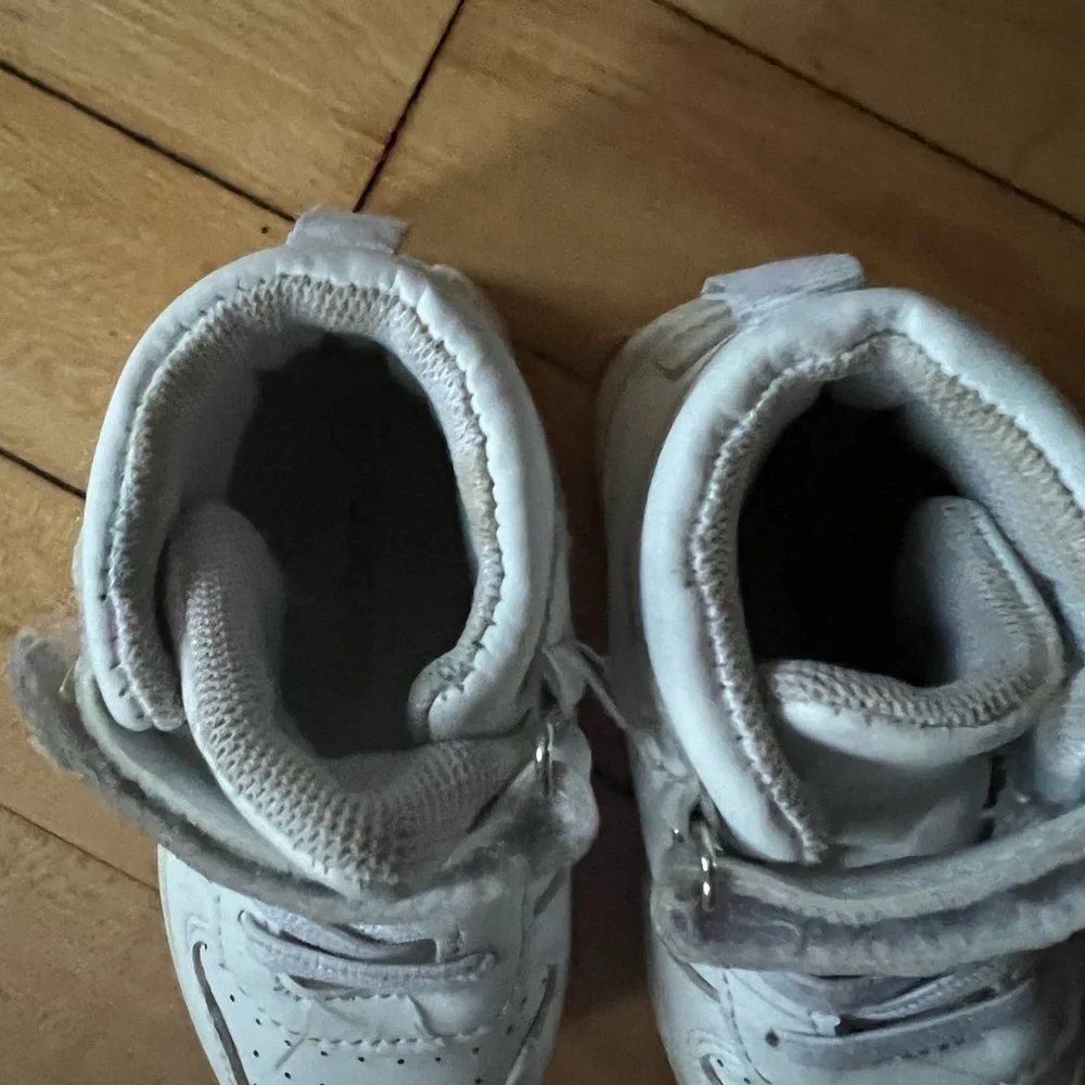 Gerber high top‎ crib shoes